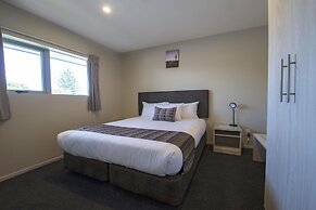 Ellerslie Palms Motel