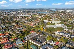 Ellerslie Palms Motel