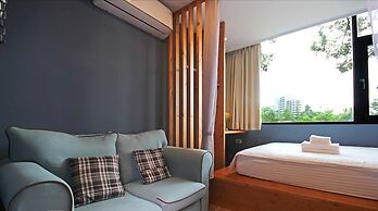 Yue Lake Backpackers