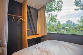 Yue Lake Backpackers