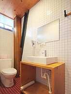 Yue Lake Backpackers