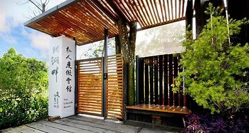 Yue Lake Backpackers