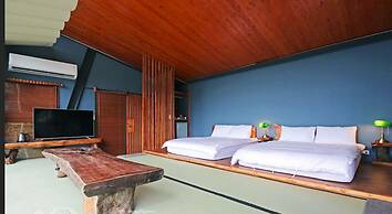 Yue Lake Backpackers