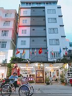 Golden Star Hotel