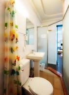 Tiara Guesthouse - Hostel