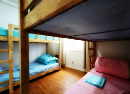 Tiara Guesthouse - Hostel