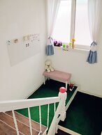 Tiara Guesthouse - Hostel