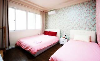 Tiara Guesthouse - Hostel