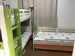 Tiara Guesthouse - Hostel