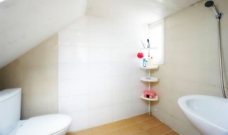 Tiara Guesthouse - Hostel