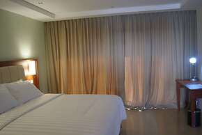 Thong's Inn - KNO Kualanamu Transit Hotel