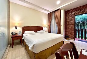 Thong's Inn - KNO Kualanamu Transit Hotel