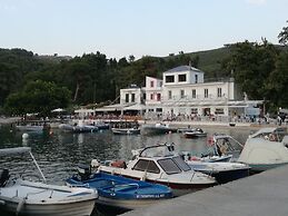 Kallisti Seaside Studios Skopelos