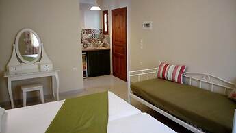 Kallisti Seaside Studios Skopelos