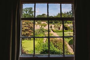 Saltmarshe Hall
