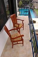 Manta Ray Bay Resort