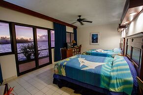 Manta Ray Bay Resort