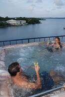 Manta Ray Bay Resort