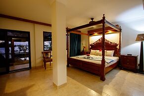 Manta Ray Bay Resort