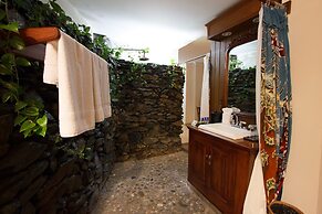 Manta Ray Bay Resort