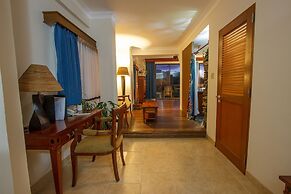 Manta Ray Bay Resort