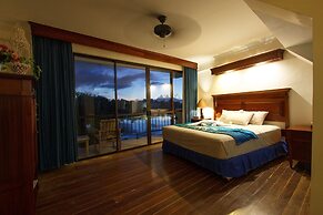 Manta Ray Bay Resort