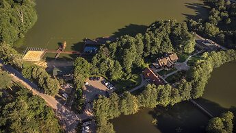 Hotel Dworek Wapionka