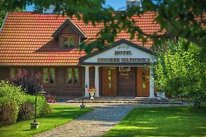 Hotel Dworek Wapionka