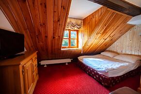 Hotel Dworek Wapionka