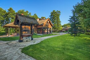 Hotel Dworek Wapionka