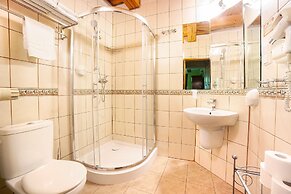 Hotel Dworek Wapionka