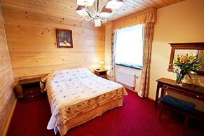Hotel Dworek Wapionka