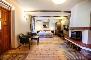 Hotel Dworek Wapionka