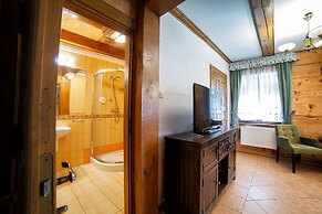 Hotel Dworek Wapionka