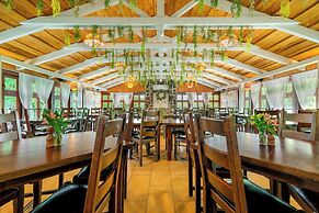 Hotel Dworek Wapionka