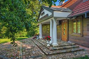 Hotel Dworek Wapionka