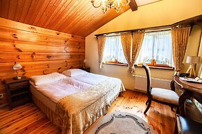 Hotel Dworek Wapionka