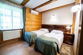 Hotel Dworek Wapionka