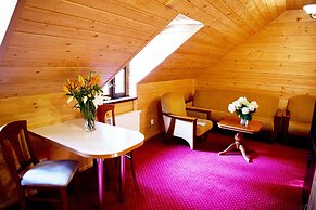 Hotel Dworek Wapionka