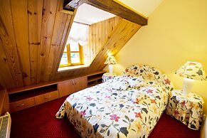 Hotel Dworek Wapionka
