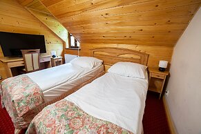 Hotel Dworek Wapionka