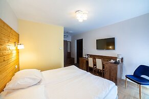 Hotel Dworek Wapionka