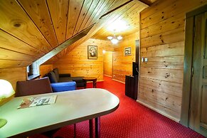 Hotel Dworek Wapionka
