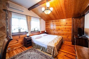 Hotel Dworek Wapionka