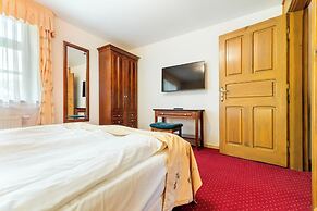 Hotel Dworek Wapionka