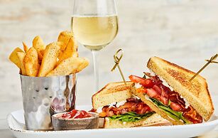 Courtyard by Marriott Somerset