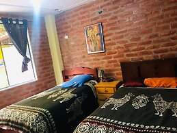 Hotel La Casa Amarilla City