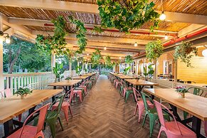 The Village – Jordan Riverside TravelHotel