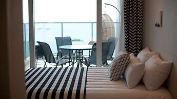 The Marine Pool Villa