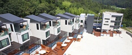 The Marine Pool Villa